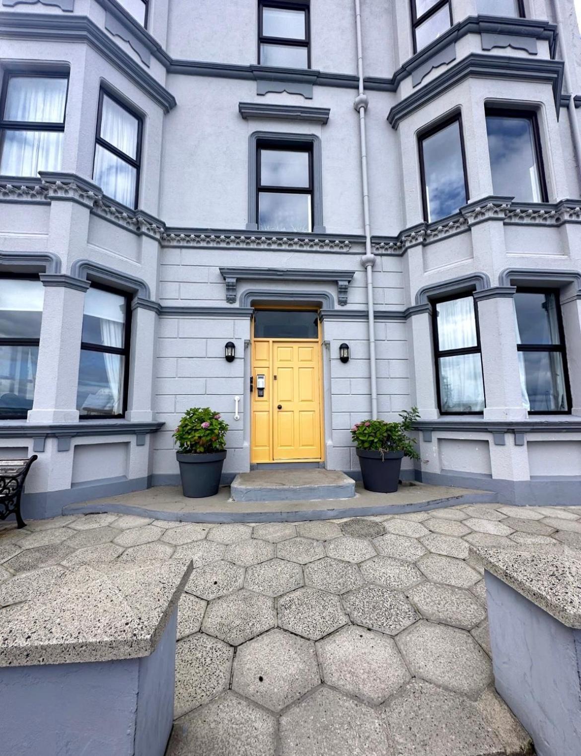 Stunning 3 Bed Seafront Mansion Building Sleeps 6 Adults Or 8 With Kids Apartment Portrush Exterior photo